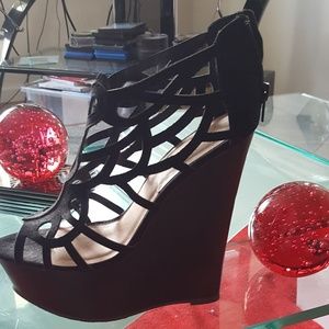 Black Platform Wedges "CHETT"